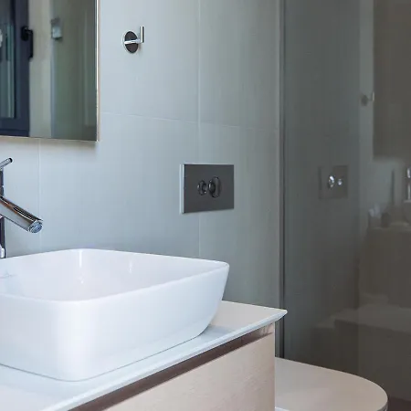 Park Residences 公寓 *